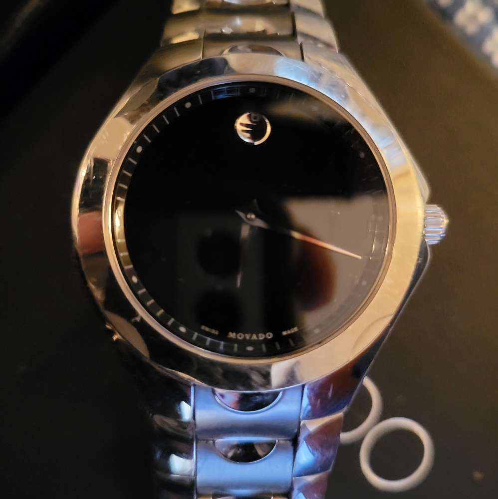 Watch - Picture 2 of 3